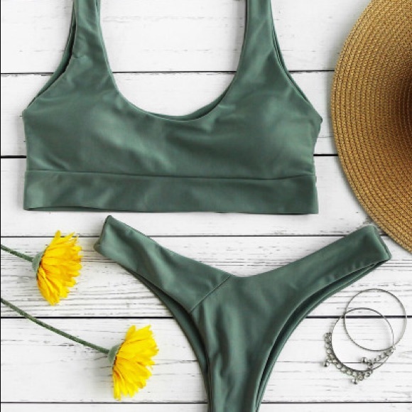 Sporty Bra Bikini Set - Picture 4 of 4